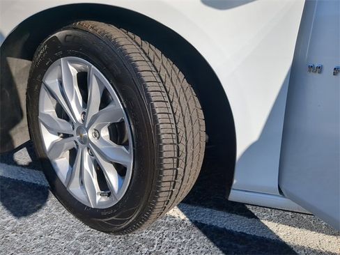 Used 2024 Chevrolet Malibu LT image 37