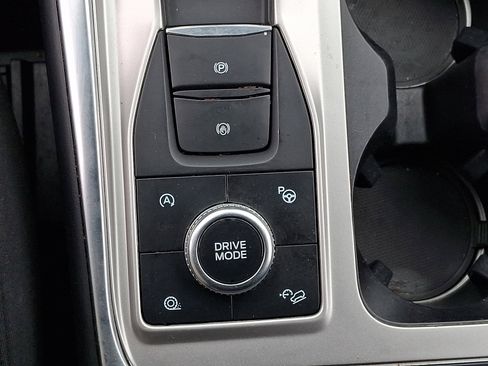 Used 2020 Ford Explorer Platinum w/ Premium Technology Package image 28