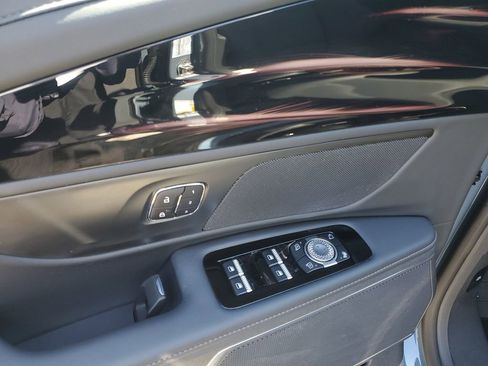 New 2026 Lincoln Nautilus Premier image 18