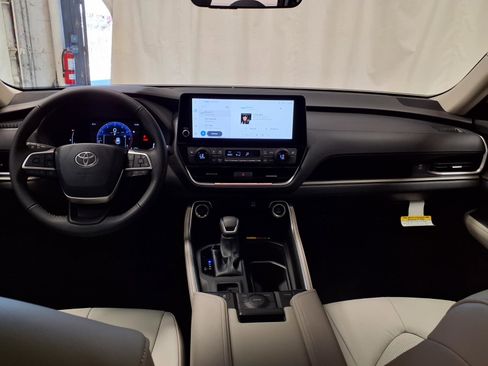 New 2026 Toyota Grand Highlander XLE image 11