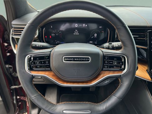 Used 2024 Jeep Grand Wagoneer L Series III AWD/4WD image 11