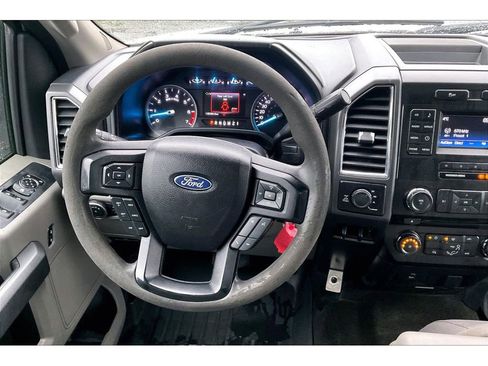 Used 2017 Ford F350 XLT w/ Camper Package image 5