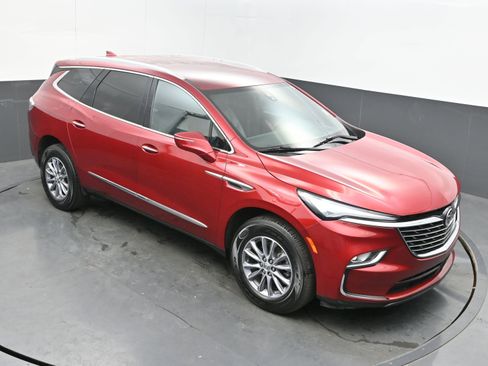 Used 2024 Buick Enclave Premium image 30