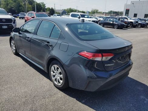 Used 2025 Toyota Corolla LE FWD image 3