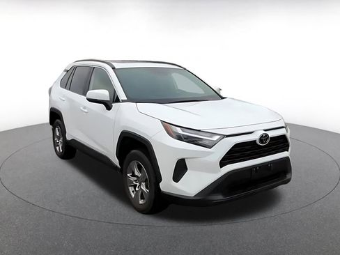 Used 2025 Toyota RAV4 XLE image 3