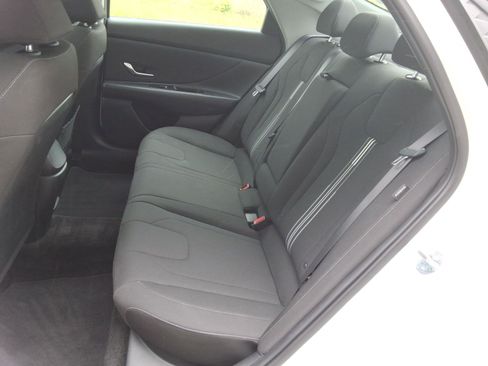 Used 2025 Hyundai Elantra SEL FWD image 30