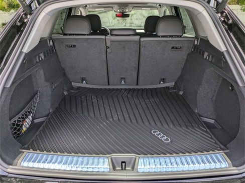 Used 2025 Audi Q5 Premium image 16