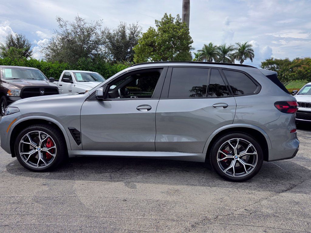 Used 2025 BMW X5 sDrive40i w/ M Sport Package RWD image 15