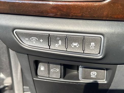 Used 2018 Genesis G90 3.3T Premium image 29