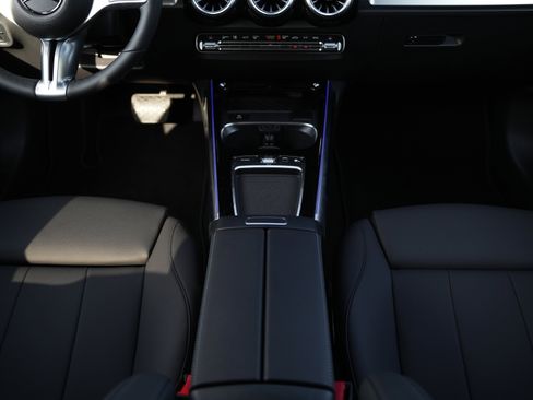 New 2026 Mercedes-Benz GLB 250 4MATIC image 29