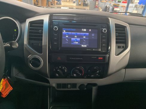Used 2015 Toyota Tacoma 4x4 Double Cab image 11
