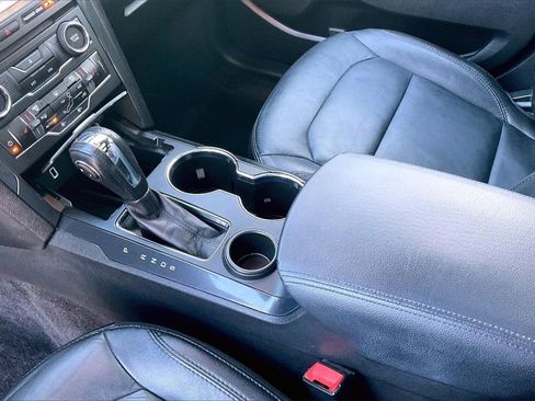 Used 2018 Ford Explorer XLT w/ Equipment Group 202A image 17