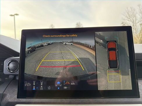 Used 2025 Toyota Tacoma TRD Off-Road image 19