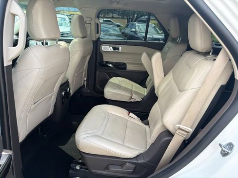 Used 2023 Ford Explorer Platinum w/ Technology Package AWD/4WD image 20