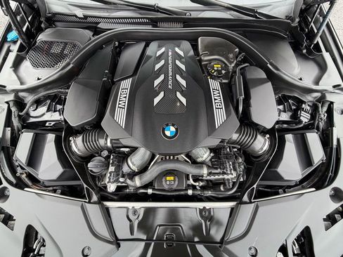 Used 2021 BMW M550i xDrive w/ Executive Package image 16