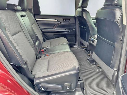 Used 2017 Toyota Highlander Plus AWD/4WD image 23