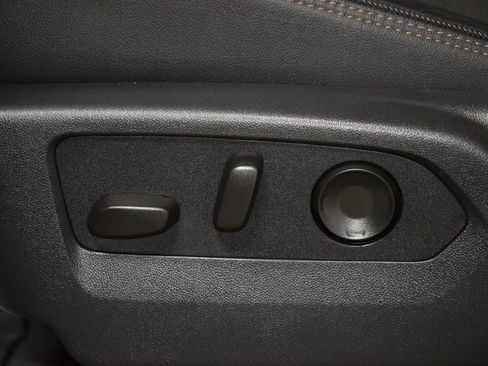 Used 2025 Chevrolet Tahoe High Country AWD/4WD image 40