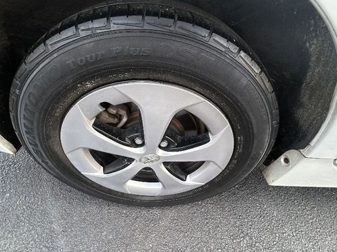 Used 2013 Toyota Prius Two image 21