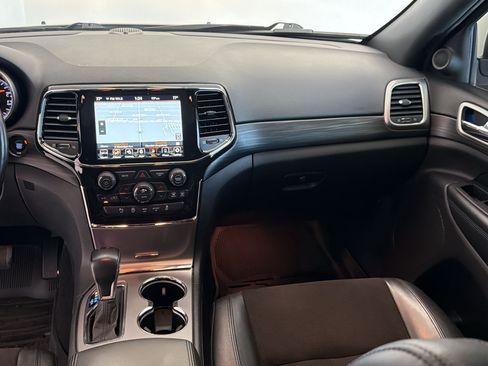 Used 2021 Jeep Grand Cherokee Laredo X AWD/4WD image 30