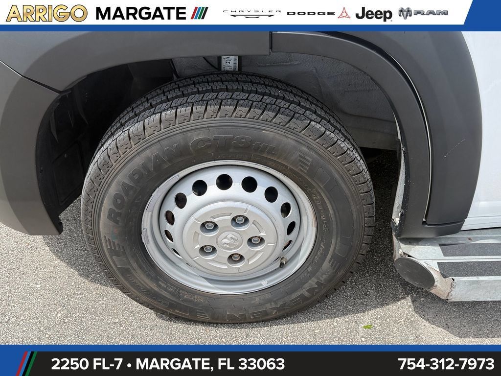Used 2025 RAM ProMaster 2500 w/ U-Haul Equipment Group FWD image 18