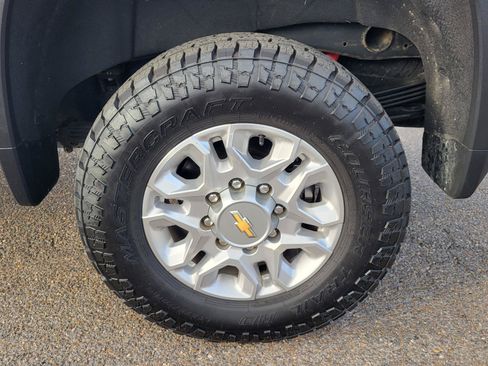 Used 2024 Chevrolet Silverado 2500 LT AWD/4WD image 30