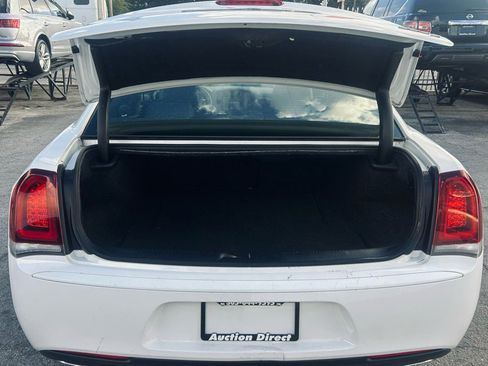 Used 2019 Chrysler 300 S image 12