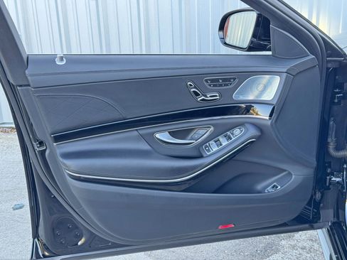 Used 2018 Mercedes-Benz S 560 Sedan w/ AMG Line Exterior image 41