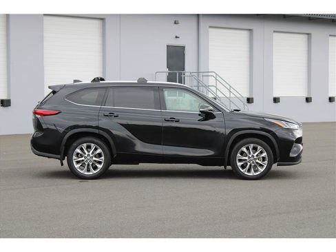 Used 2020 Toyota Highlander Limited image 4