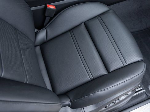 Certified 2026 Porsche Cayenne E-Hybrid Coupe AWD/4WD image 44