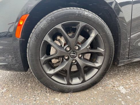 Used 2022 Chrysler Pacifica Touring-L w/ S Appearance Package image 19