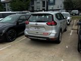 Used 2018 Nissan Rogue S image 4