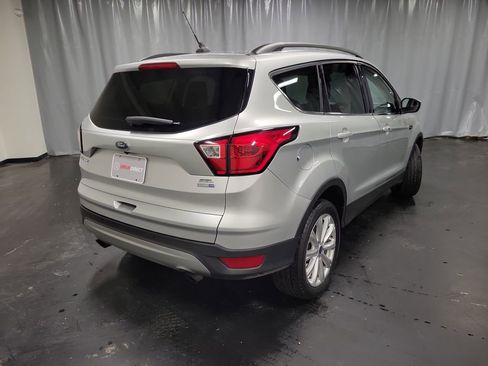Used 2019 Ford Escape SEL image 9