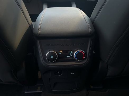 Used 2025 Ford Explorer Active w/ Active Comfort Package image 19