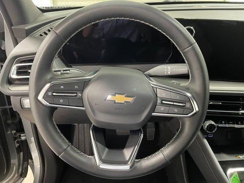 Used 2025 Chevrolet Traverse LT AWD/4WD image 14