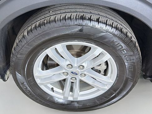 Used 2024 Ford Explorer XLT w/ Equipment Group 202A AWD/4WD image 20