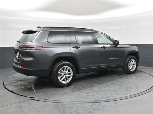New 2025 Jeep Grand Cherokee L Laredo image 4