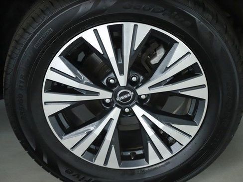 Certified 2023 Nissan Rogue SV image 42