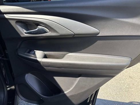 Used 2025 Chevrolet TrailBlazer LT image 11