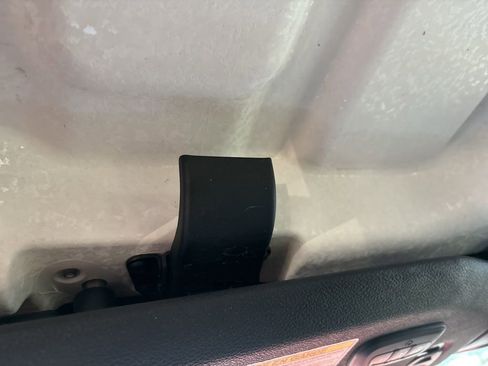 Used 2018 Jeep Wrangler Unlimited Sahara image 22