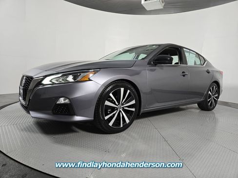 Used 2021 Nissan Altima 2.5 SR image 2