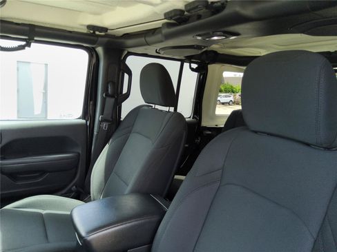 Used 2018 Jeep Wrangler Unlimited Sport S AWD/4WD image 15