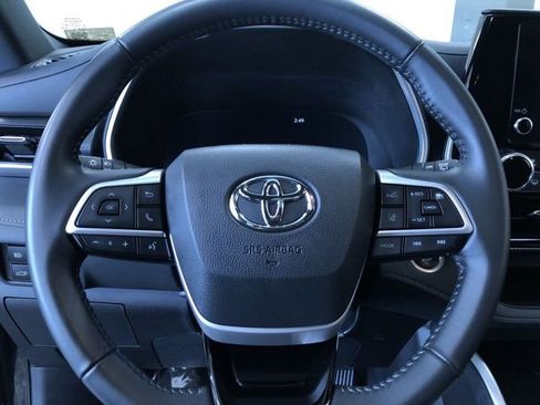 Certified 2025 Toyota Highlander XSE AWD/4WD image 24
