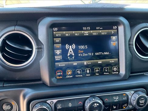 Used 2021 Jeep Wrangler Unlimited Sahara w/ Cold Weather Group AWD/4WD image 28