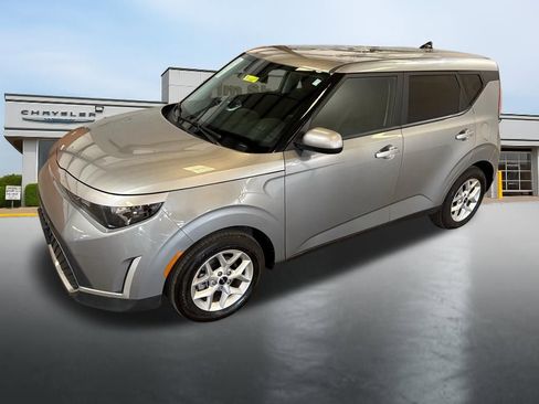 Used 2025 Kia Soul LX w/ LX Technology Package image 9