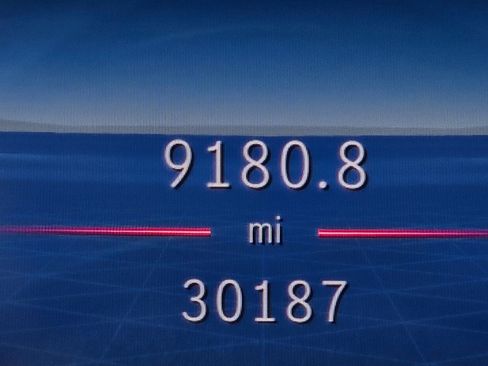 Used 2024 Mercedes-Benz GLE 350 4MATIC w/ Driver Assistance Package image 40