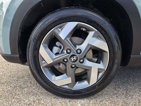 Used 2025 Hyundai Venue SEL FWD image 32