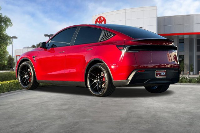 Used 2026 Tesla Model Y 2WD image 6