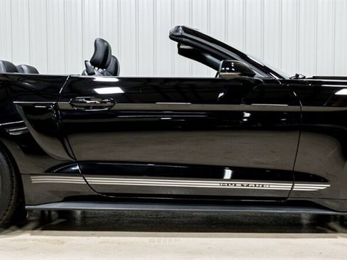 Used 2015 Ford Mustang Premium image 15