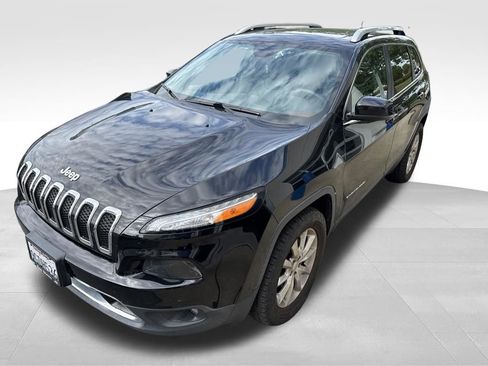 Used 2017 Jeep Cherokee Limited AWD/4WD image 3