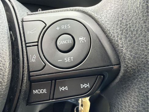 Used 2025 Toyota RAV4 LE AWD/4WD image 22